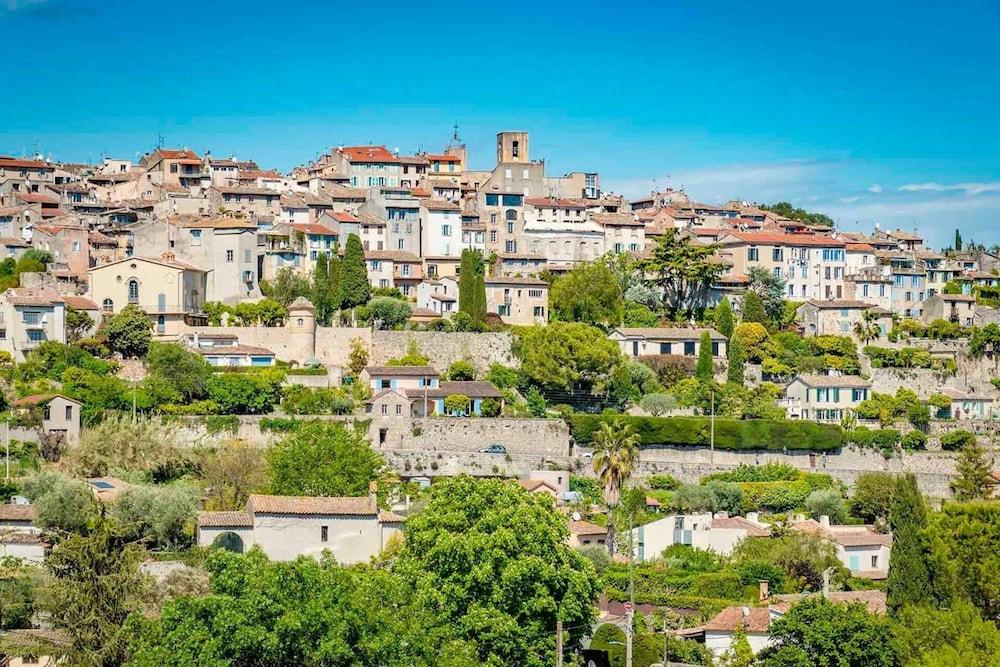 ホテル La Tour Carree - Grasse Sud ペメナード エクステリア 写真