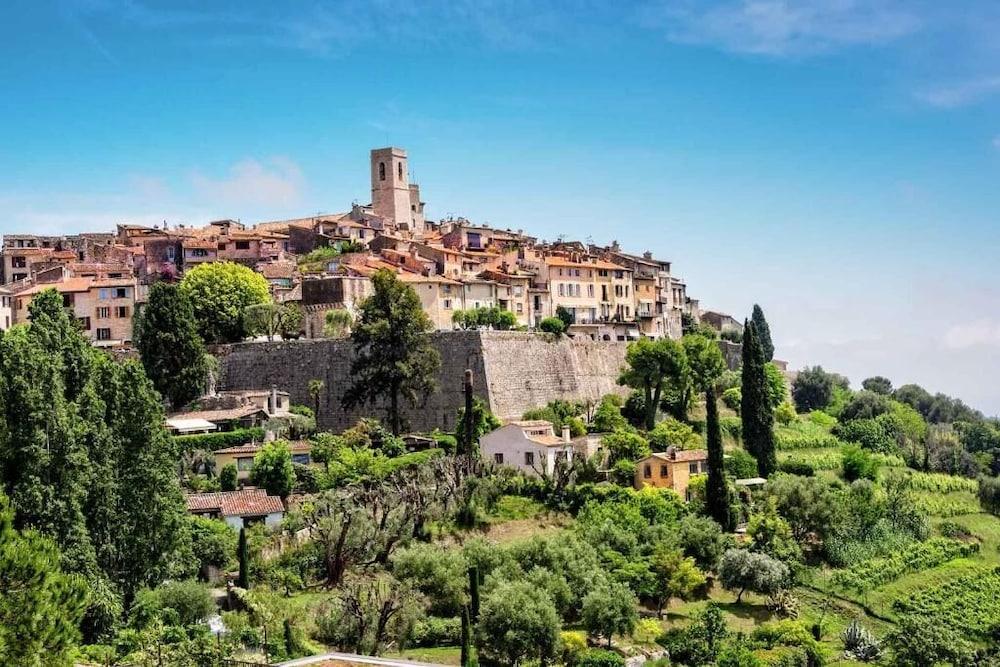ホテル La Tour Carree - Grasse Sud ペメナード エクステリア 写真