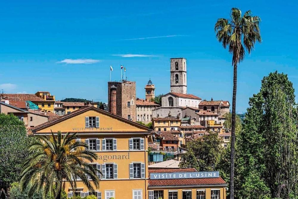 ホテル La Tour Carree - Grasse Sud ペメナード エクステリア 写真